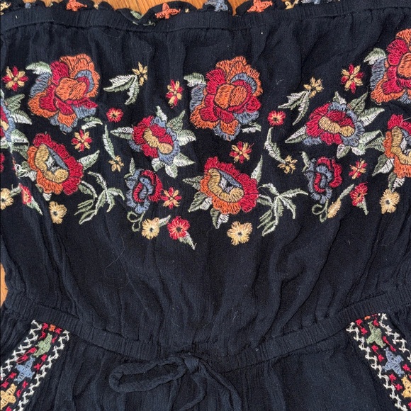 American Eagle Floral Embroidered Boho Jumpsuit Size Medium - Picture 9 of 10
